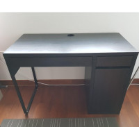 IKEA MALM black desk. Perfect condition. Lots of storage