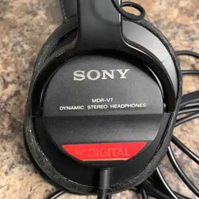 Sony MDR-V7 Pro studio Headphones, View more