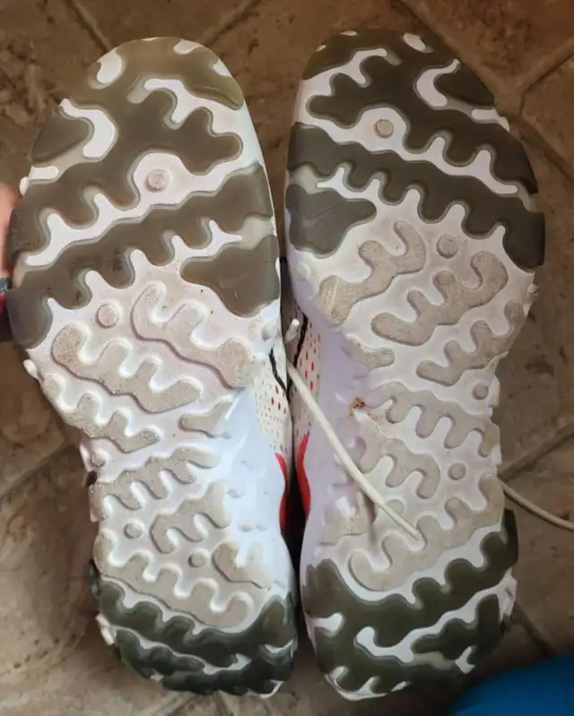 Nike shoes size 10 in Women's - Shoes in Edmonton - Image 4