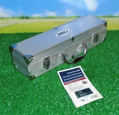 Modèle BBQ Chef...3 Accessoires pour BBQ flambants neufs dans coffret aluminium...Le coffret mesure...