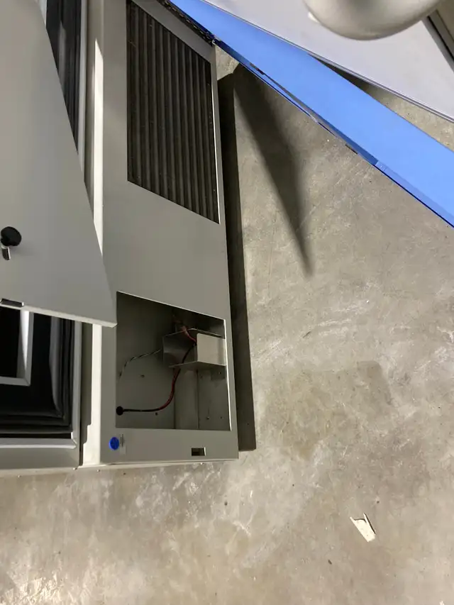 Thermo Fisher Scientific 995 sub zero freezer, 230volt and 130V in Freezers in Calgary - Image 11