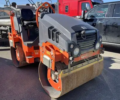 Rouleau Compacteur HAMM HD12 Année : 2021 Heures : 800 Poid et Largeur : 3 Tonne 48" Compaction Simp...