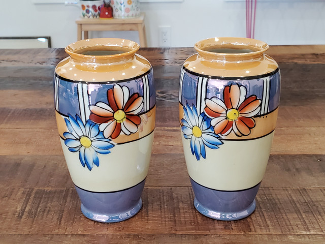 Pretty Pair Of Vintage Lusterware Art Deco Flower Vases - JAPAN in Arts & Collectibles in Edmonton - Image 2