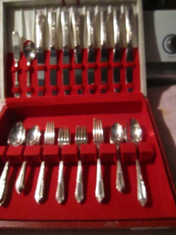 COTILLIAN silverware set, Service for 8 in Arts & Collectibles in Saint John - Image 2