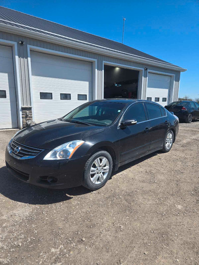 2010 nissan Altima parts or whole