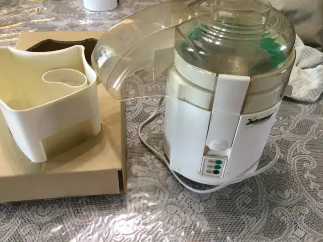 JUICER  Pro in Processors, Blenders & Juicers in Belleville - Image 2