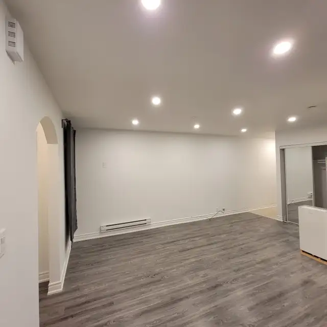 2 bedroom apartment in Dovercourt Village with Private Balcony in Long Term Rentals in City of Toronto - Image 4