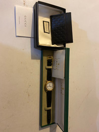 Gucci watch and card holder 