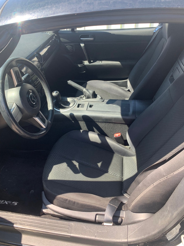 MAZDA MIATA DÉCAPOTABLE 2008..BONNE CONDITION dans Autos et camions  à Laval/Rive Nord - Image 3