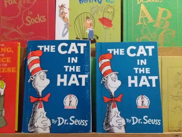 ❣️ Dr. Seuss Books The Cat in the Hat Hardcover & Paperback in Children & Young Adult in City of Toronto - Image 2