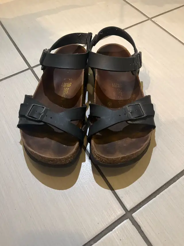 Birkenstock sandal for women in Women's - Shoes in City of Toronto - Image 3