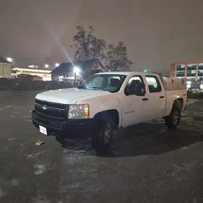 Reliable 2010 Silverado 1500 with the 5.3L V8. Strong running truck, perfect for work or winter. 4x4...