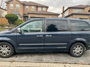 2008 Chrysler Town & Country Limited Edition