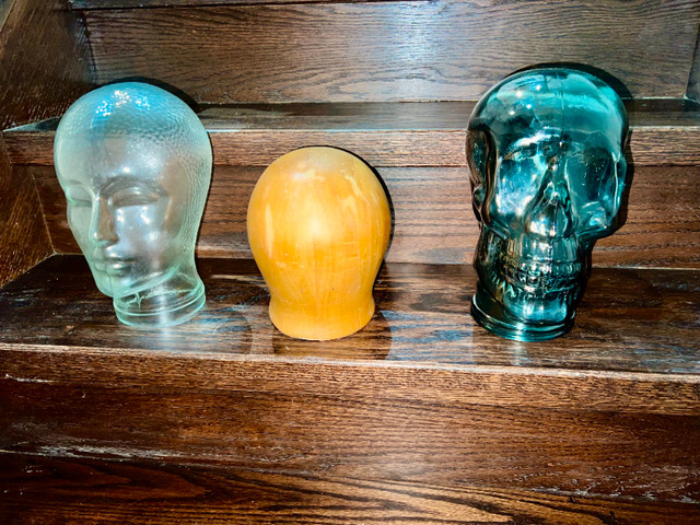 3 MANNEQUIN HEADS - 1 WOOD / 1 BUBBLE GLASS / 1 SKULL IN GLASS in Arts & Collectibles in Mississauga / Peel Region