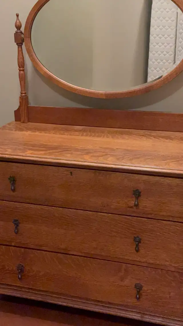 Antique Dresser with Mirror in Dressers & Wardrobes in Calgary - Image 4