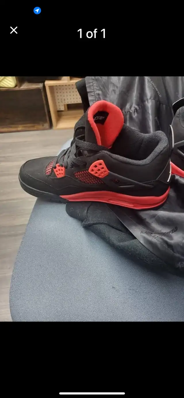 Jordan 4 red thunder in Men's Shoes in Longueuil / South Shore - Image 2