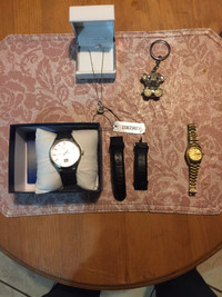 2 montres SEIKO ,collier sterling 18k,,porte clés, prix variés.