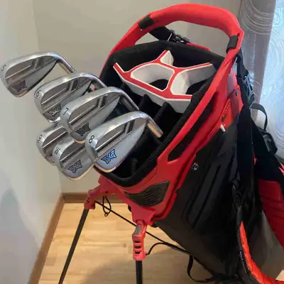 Clubs & Bag , View more