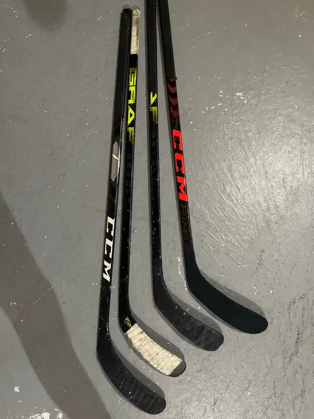Kids Hockey Sticks in Hockey in Markham / York Region - Image 3