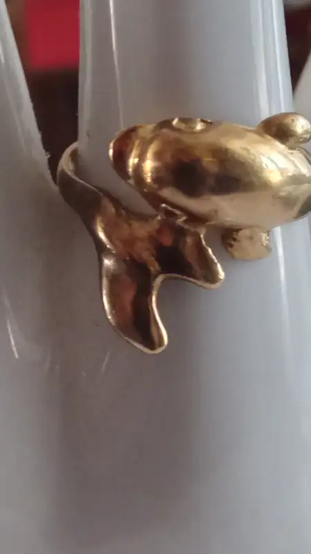 SOLD..10K GOLD DOLPHIN RING in Jewellery & Watches in Barrie - Image 3