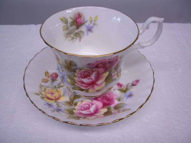 VTG Footed Royal Albert Cup & Saucer No Name in Arts & Collectibles in Dartmouth