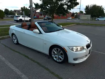 Hardtop Convertible Brakes are good Tires are good Power seats Power windows Cruise control Am/FM Ra...