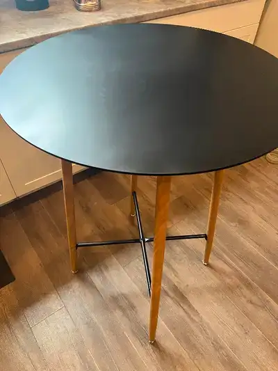 Cocktail table in Dining Tables & Sets in Kingston - Image 6