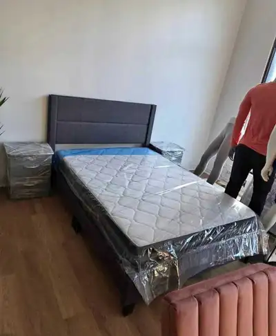 Lit double avec matelas à vendre , View more