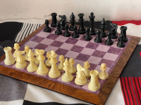 EXCEPTIONAL CHESS SET, 3.5 INCH KING MAGNETIC, ON A 15 X 15 INCH