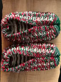 Pantoufles en laine tricotées main. Grandeur 9 ho