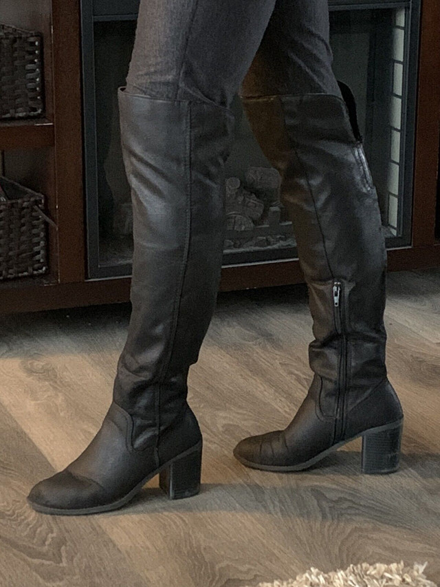 Over the knee black boots  in Women's - Shoes in Regina - Image 2