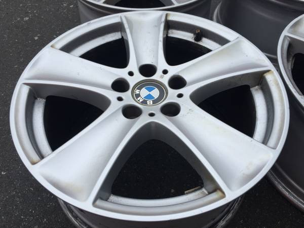 1 single OEM genuine Factory BMW 18" X5 style 209 rim exc cond in Tires & Rims in Delta/Surrey/Langley - Image 2