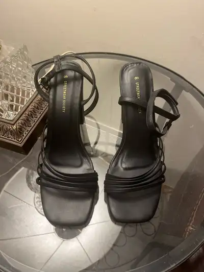 women’s heels(size 8)(up to debate price), View more