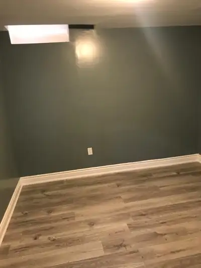 Private room is available for girl in Brampton