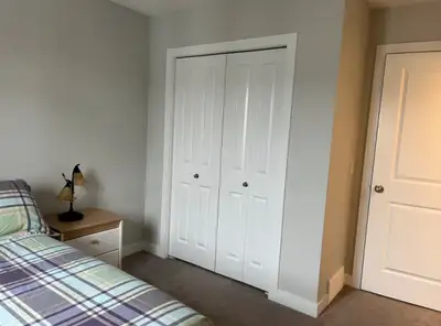 Airdrie Room w/private bathroom
