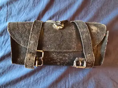 A VENDRE SACOCHE SADDLE BAG DE MOTO EN CUIR POUR FOURCHE AVANT.., View more