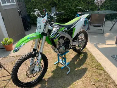 Selling my 2018 Kawasaki KX450F, a high-performance motocross bike designed for competitive racing a...