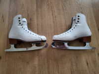 Riedell figure skates, size 1.5