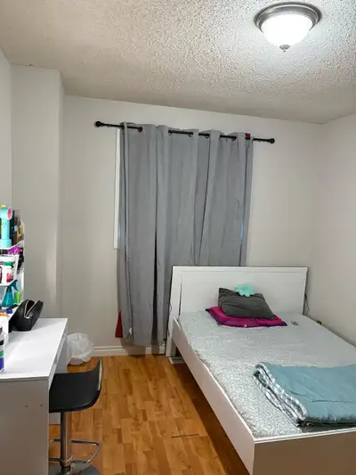 Looking for sublet Starting may 1st All utilities included Parking available 5min walk to Conestoga...