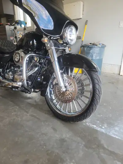 07 Harley Street Glide. Theres almost to much to list. Beautiful bike. New S&S T111. Programed and t...