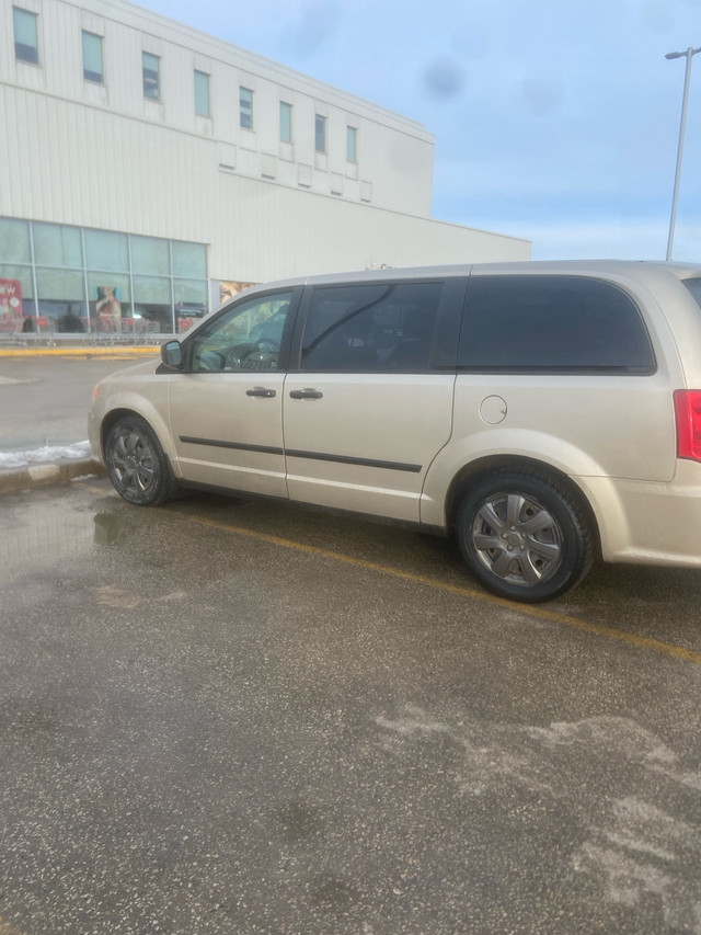 2013 Dodge Grand Caravan  in Cars & Trucks in Winnipeg - Image 2