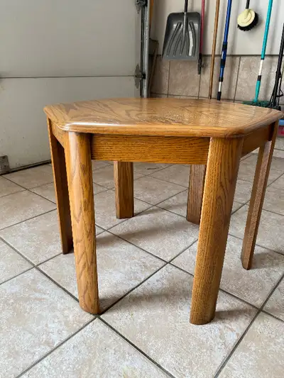 Hexagon oak side table-messures 24” W x 20”H-also available for Mississauaga pu(L5H)