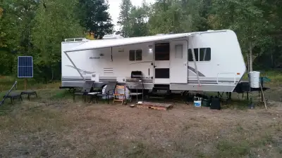 Eclipse model, all double paned windows, enclosed heated underbelly,, large living room slide and re...
