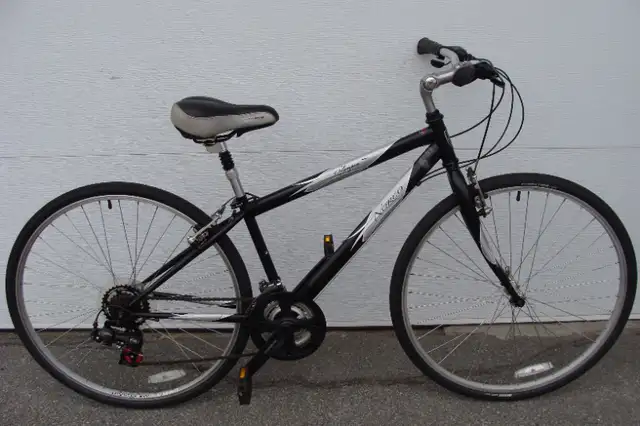 Norco Vélo Hybrid Bike 700x35C 21-vit./spd. T.BEAU/V.GOOD in Cruiser, Commuter & Hybrid in Laurentides - Image 6