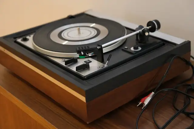 Dual 1225 Turntable with New Cartridge in Stereo Systems & Home Theatre in Windsor Region - Image 6