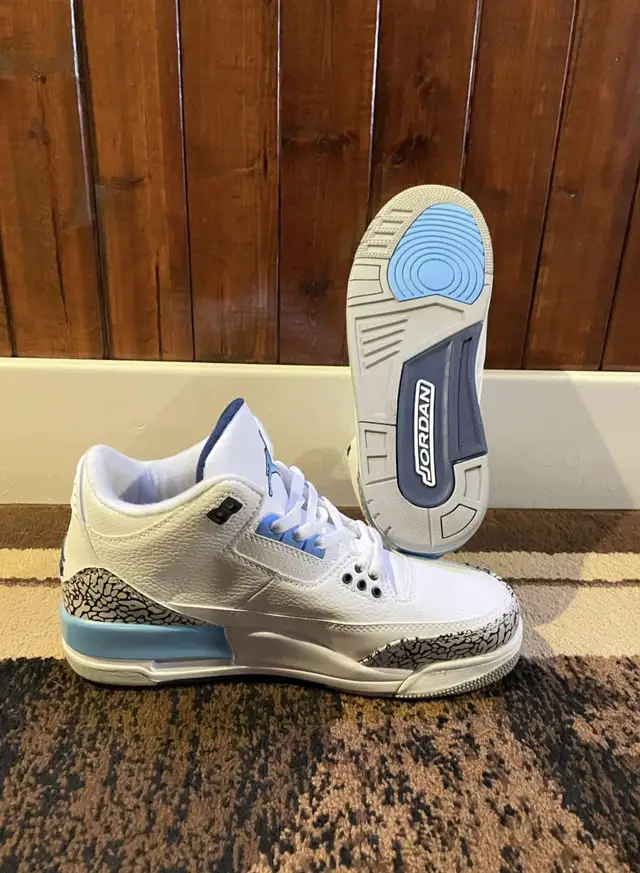 Jordan 3 Retro UNC  in Men's Shoes in City of Toronto - Image 3