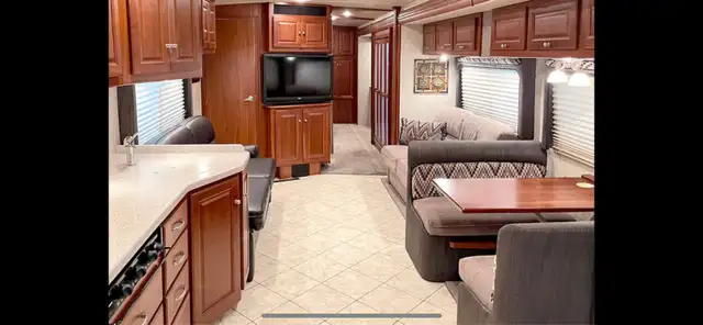 2010 Itasca Meridian 39GS – Cummins Diesel – Fully Serviced – Wa in RVs & Motorhomes in St. Albert - Image 6