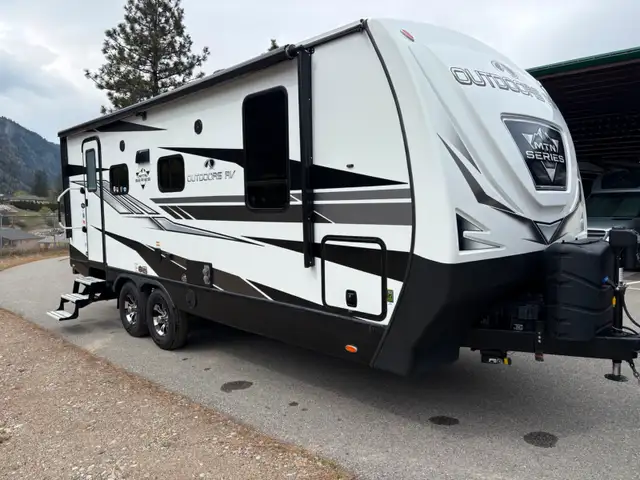 Outdoors RV 22 flq mountain series trailer in Travel Trailers & Campers in Penticton - Image 2