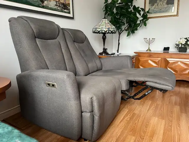 Causeuse et fauteuil Elran in Chairs & Recliners in Thetford Mines - Image 2
