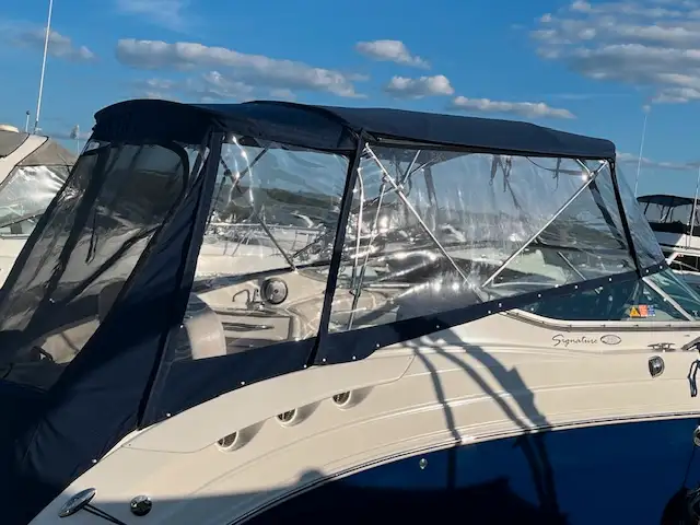 Chaparral Signature 250 in Powerboats & Motorboats in Sherbrooke - Image 2